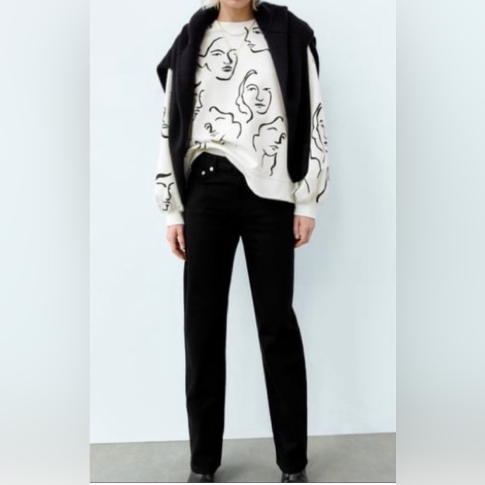 Zara Women's white and black crewneck sweatshirt crewneck faces portrait…
